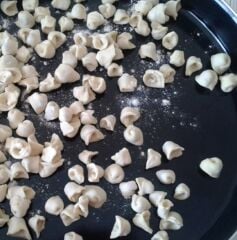 Bakkal Hasan Gaziantep Usulü Şiş Börek (Özel Yapım)