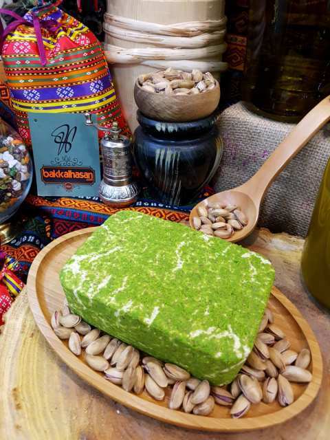 Bakkal Hasan Gaziantep Fıstıklı Tahin Helva 1 kg - (Daha Çok Al, Daha Az Öde)